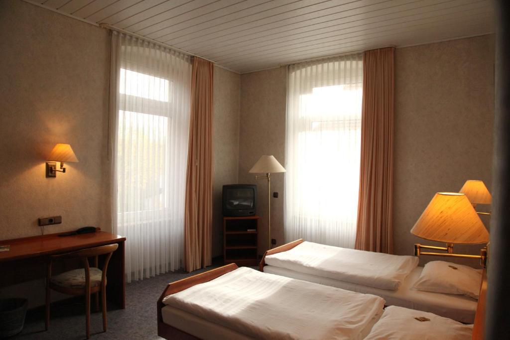 Ackfeld Hotel-Restaurant Bueren  Phòng bức ảnh
